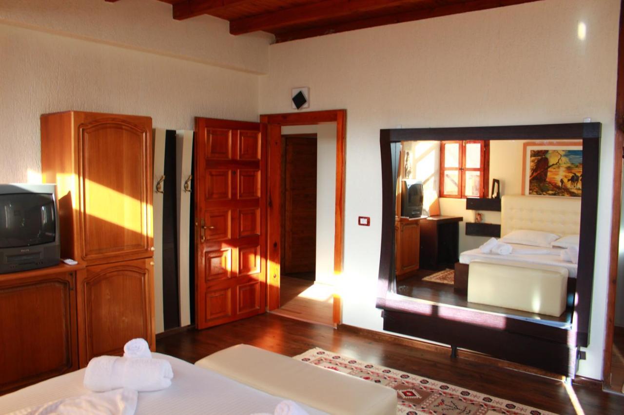 2 Kitarat Bb Bed & Breakfast Vlorë Екстериор снимка