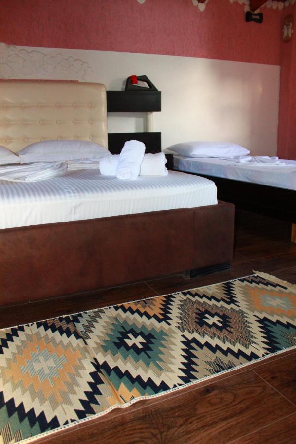 2 Kitarat Bb Bed & Breakfast Vlorë Екстериор снимка